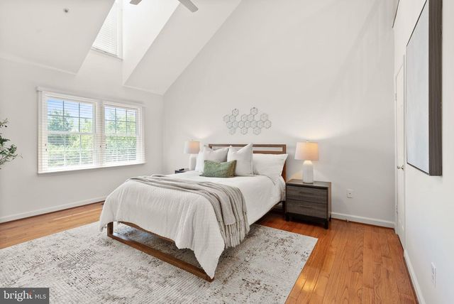 6040 KELSEY CT, Falls Church, VA 22044