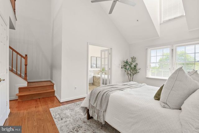 6040 KELSEY CT, Falls Church, VA 22044