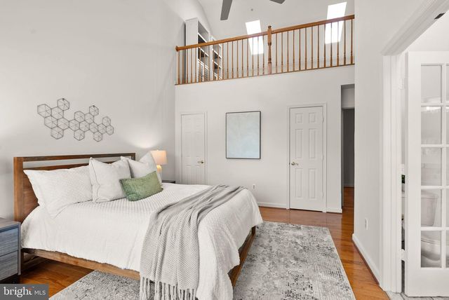 6040 KELSEY CT, Falls Church, VA 22044