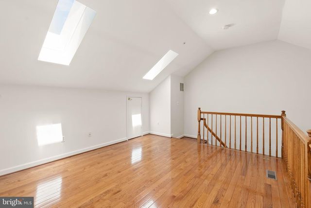 6040 KELSEY CT, Falls Church, VA 22044