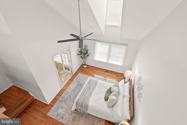 6040 KELSEY CT, Falls Church, VA 22044