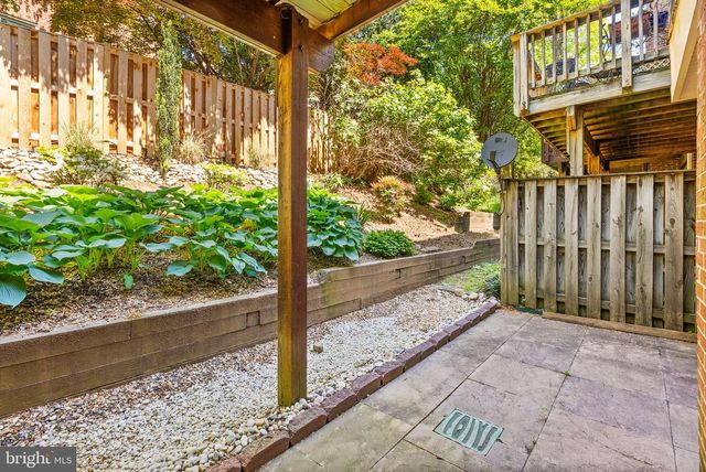 6040 KELSEY CT, Falls Church, VA 22044