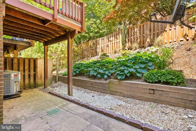 6040 KELSEY CT, Falls Church, VA 22044