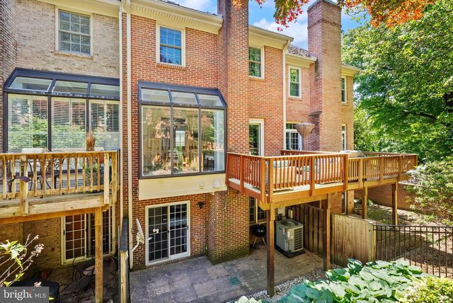 6040 KELSEY CT, Falls Church, VA 22044