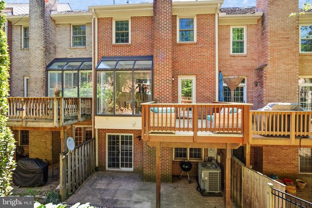 6040 KELSEY CT, Falls Church, VA 22044