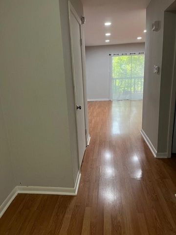 8227 Kingsbrook Road 221, Houston, TX 77024