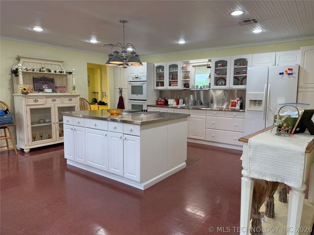 2106 W 181st Street S, Mounds, OK 74047