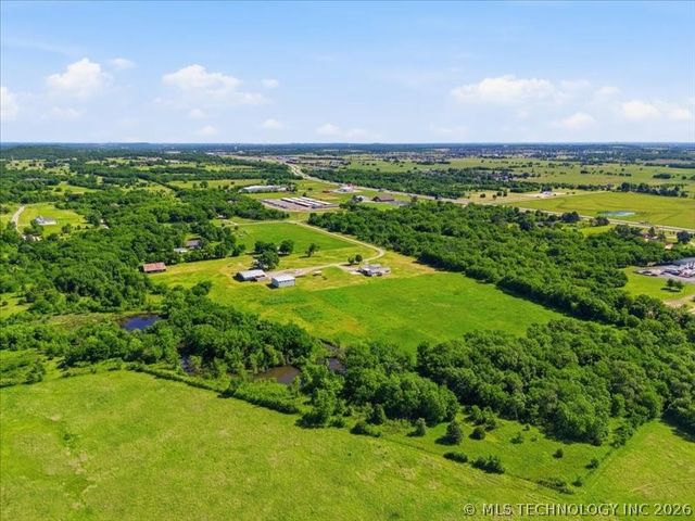 2106 W 181st Street S, Mounds, OK 74047