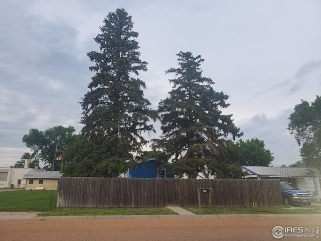114 E 3rd St, Julesburg, CO 80737