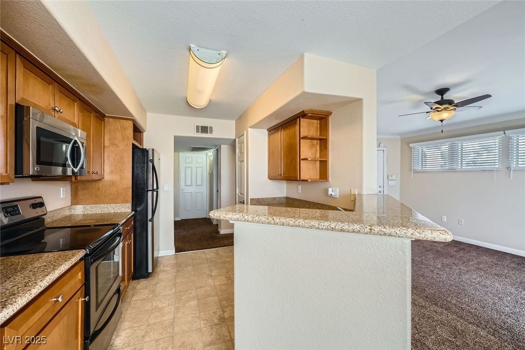 Image 13 of property listing at 4400 South Jones Boulevard 2007, Las Vegas, NV 89103