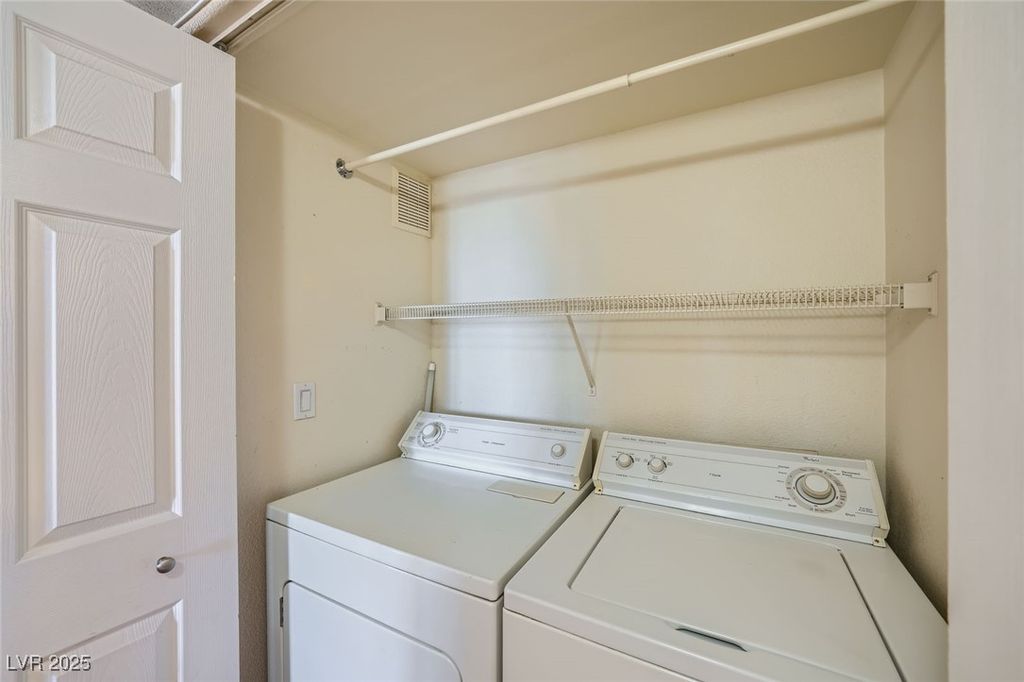 Image 26 of property listing at 4400 South Jones Boulevard 2007, Las Vegas, NV 89103