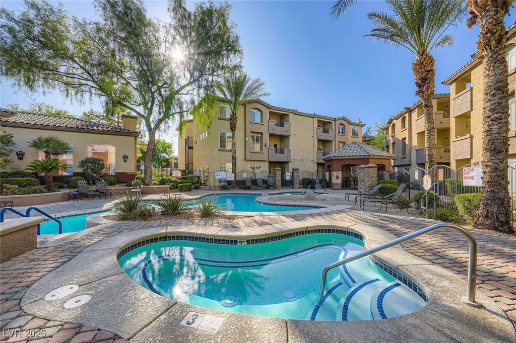 Image 32 of property listing at 4400 South Jones Boulevard 2007, Las Vegas, NV 89103