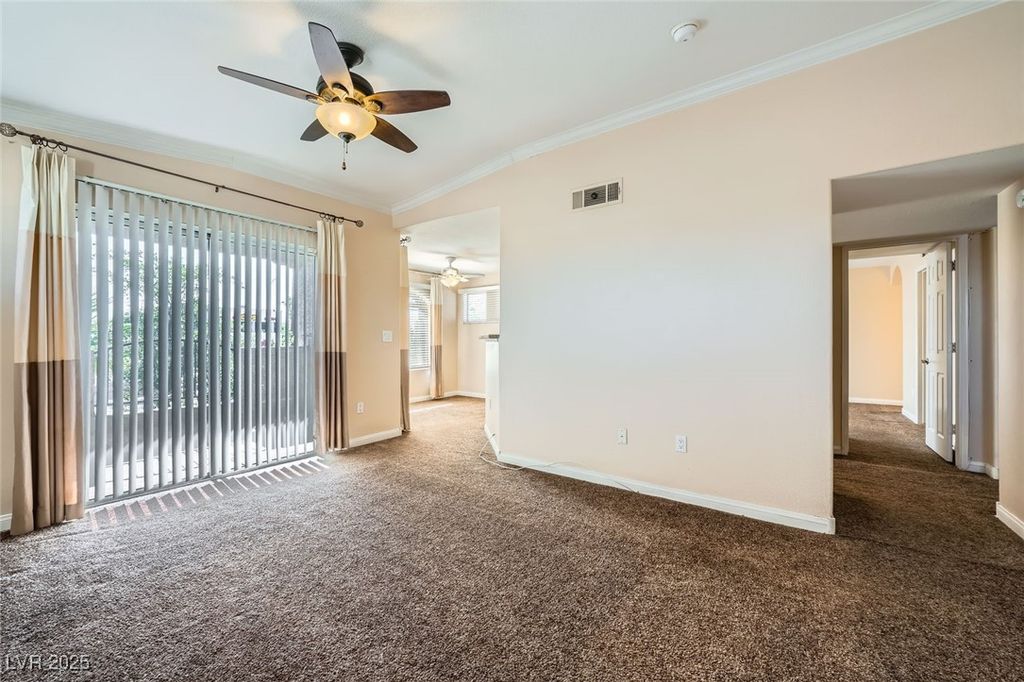 Image 7 of property listing at 4400 South Jones Boulevard 2007, Las Vegas, NV 89103