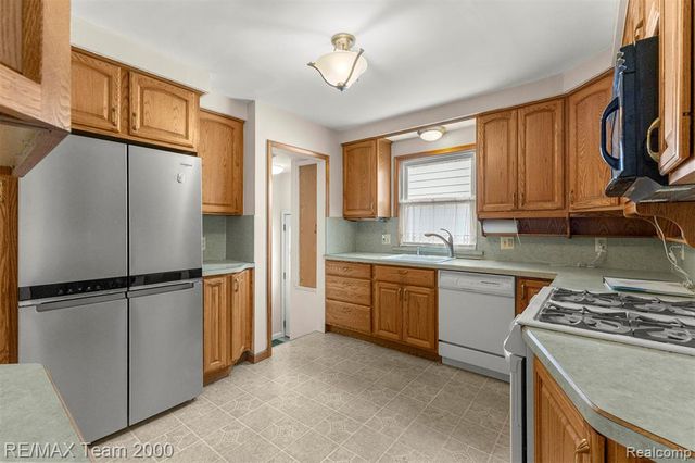 4028 18th Street, Wyandotte, MI 48192