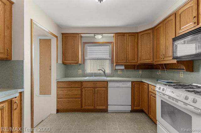 4028 18th Street, Wyandotte, MI 48192