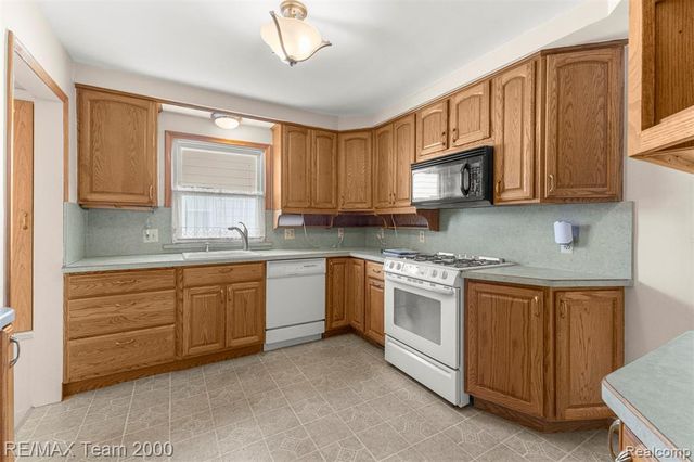 4028 18th Street, Wyandotte, MI 48192