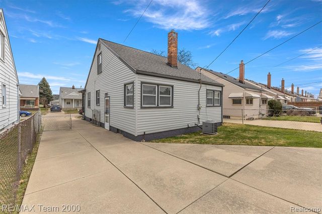 4028 18th Street, Wyandotte, MI 48192