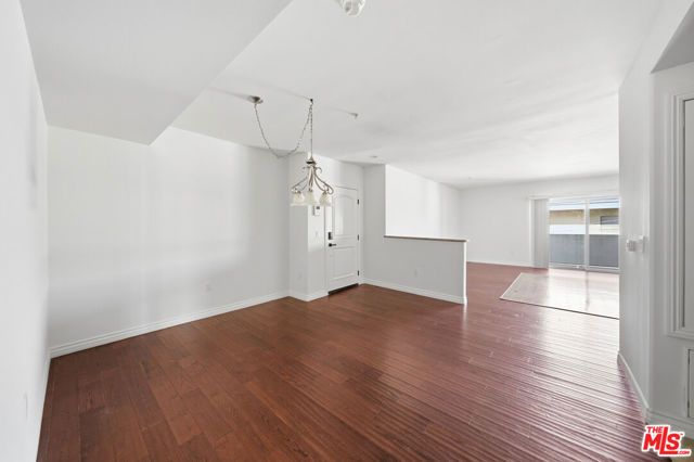 4733 Elmwood Avenue 304, Los Angeles, CA 90004