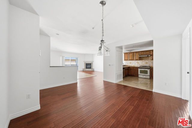 4733 Elmwood Avenue 304, Los Angeles, CA 90004