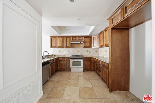 4733 Elmwood Avenue 304, Los Angeles, CA 90004