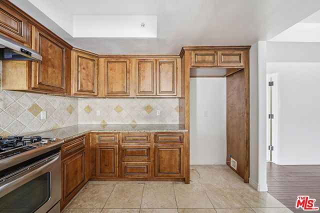 4733 Elmwood Avenue 304, Los Angeles, CA 90004