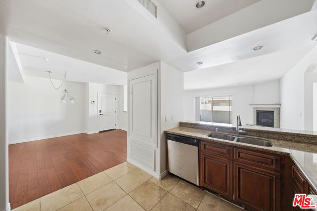 4733 Elmwood Avenue 304, Los Angeles, CA 90004