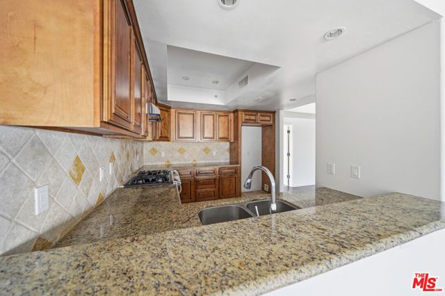 4733 Elmwood Avenue 304, Los Angeles, CA 90004