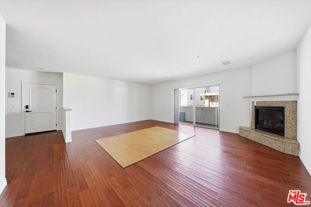 4733 Elmwood Avenue 304, Los Angeles, CA 90004