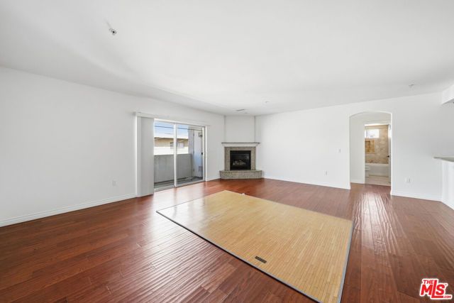 4733 Elmwood Avenue 304, Los Angeles, CA 90004