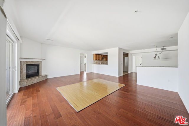 4733 Elmwood Avenue 304, Los Angeles, CA 90004