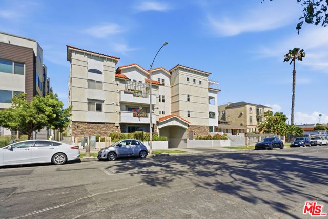 4733 Elmwood Avenue 304, Los Angeles, CA 90004