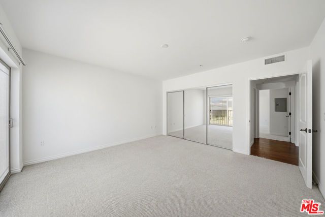 4733 Elmwood Avenue 304, Los Angeles, CA 90004