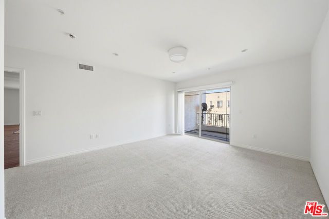 4733 Elmwood Avenue 304, Los Angeles, CA 90004