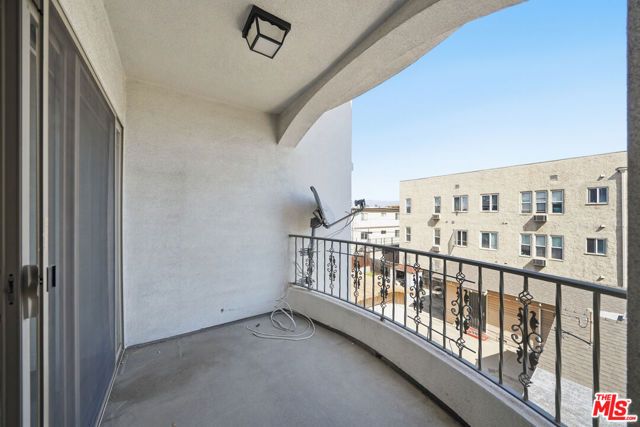 4733 Elmwood Avenue 304, Los Angeles, CA 90004