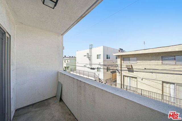 4733 Elmwood Avenue 304, Los Angeles, CA 90004