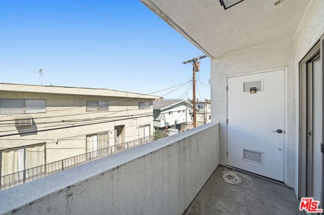 4733 Elmwood Avenue 304, Los Angeles, CA 90004