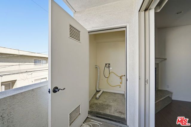 4733 Elmwood Avenue 304, Los Angeles, CA 90004