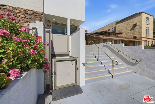 4733 Elmwood Avenue 304, Los Angeles, CA 90004