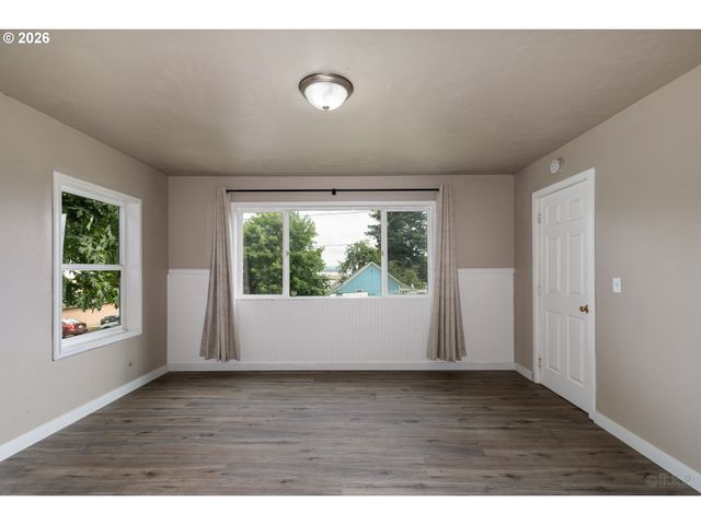 420 E D St, Rainier, OR 97048