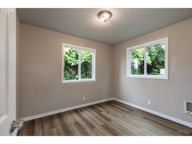 420 E D St, Rainier, OR 97048