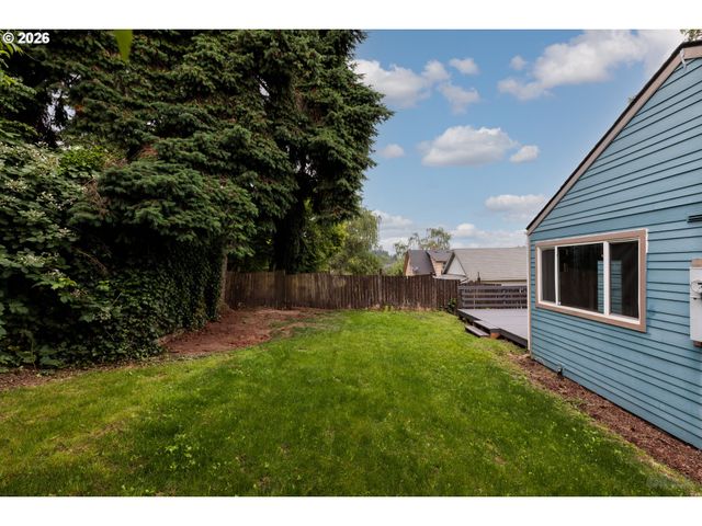 420 E D St, Rainier, OR 97048