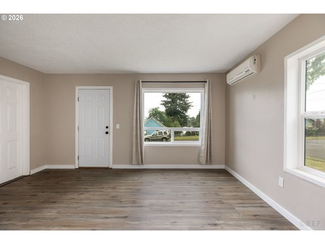 420 E D St, Rainier, OR 97048