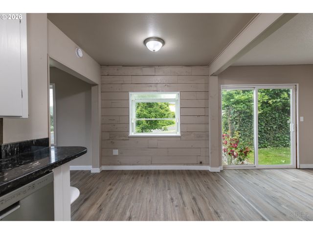 420 E D St, Rainier, OR 97048