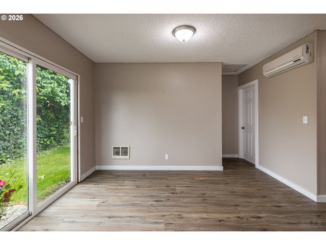 420 E D St, Rainier, OR 97048