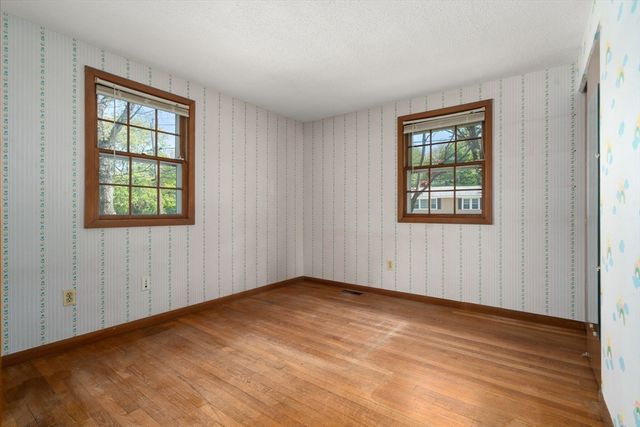 10 Brookbridge Rd, Peabody, MA 01960