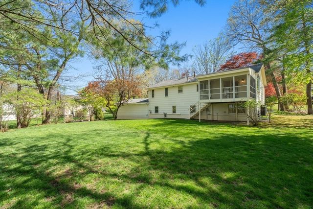 10 Brookbridge Rd, Peabody, MA 01960
