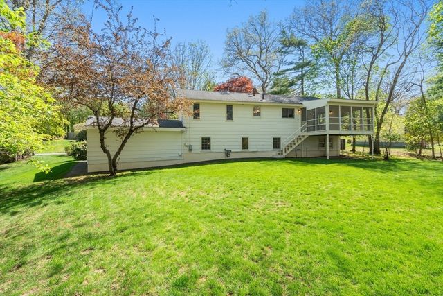 10 Brookbridge Rd, Peabody, MA 01960