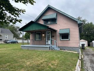 734 Cambridge Avenue, Youngstown, OH 44502