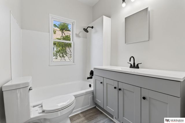 2434 N 33rd Avenue, Omaha, NE 68111