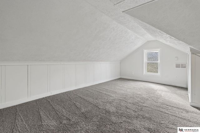 2434 N 33rd Avenue, Omaha, NE 68111